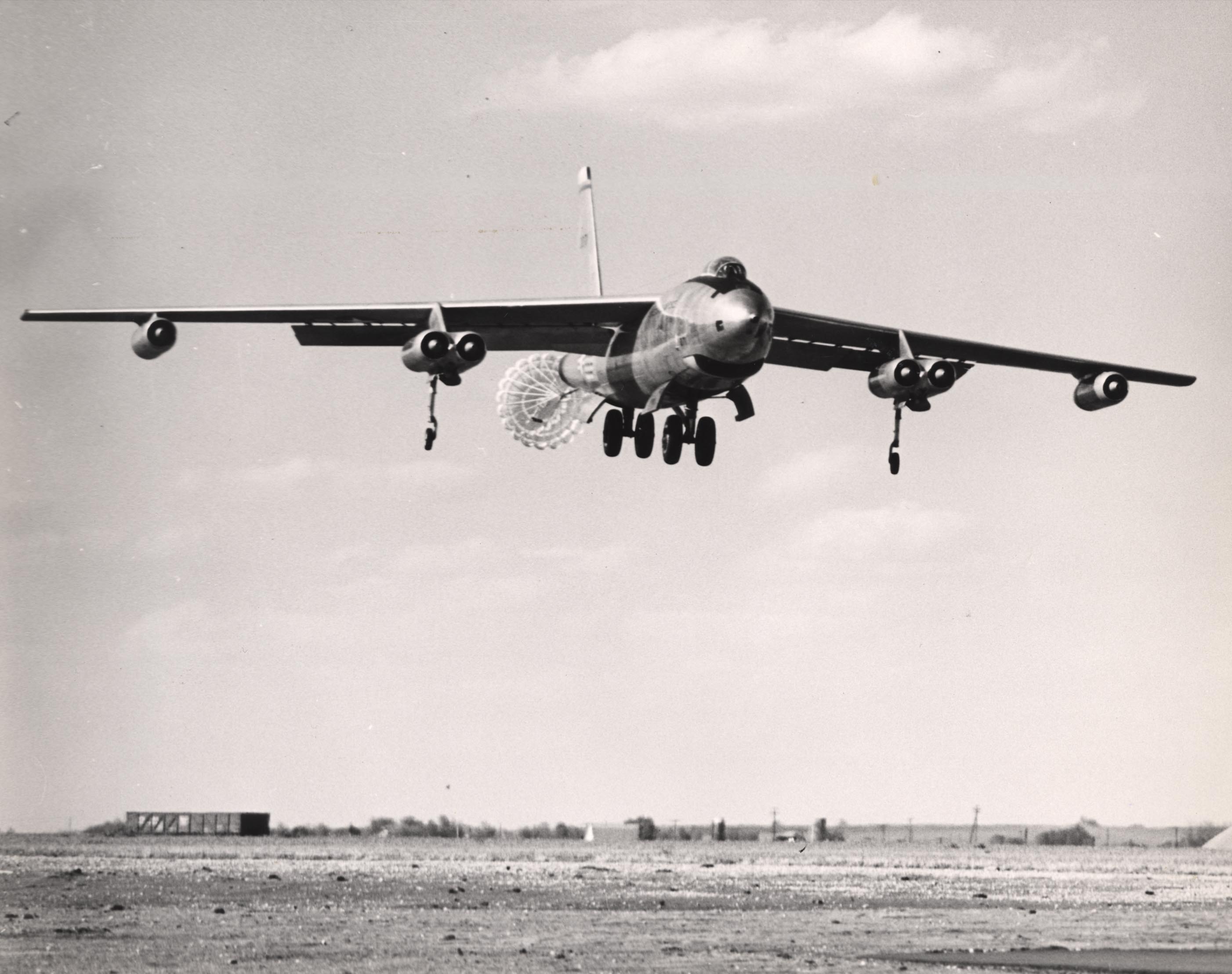 B47Landing002.jpg